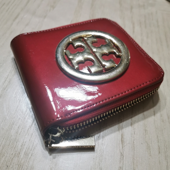 Tory Burch Handbags - Tory Burch Zip Around Wallet